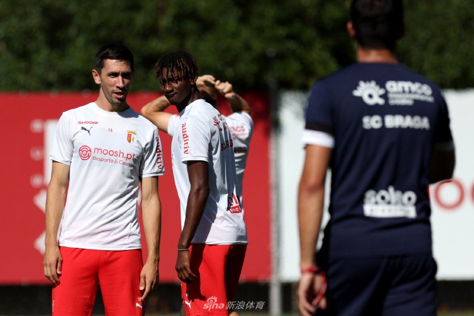 而潮流化的 而潮流化的