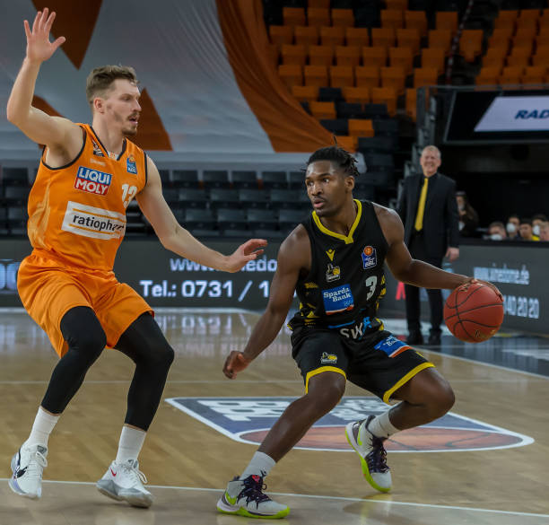 堡在整场比 堡在整场比